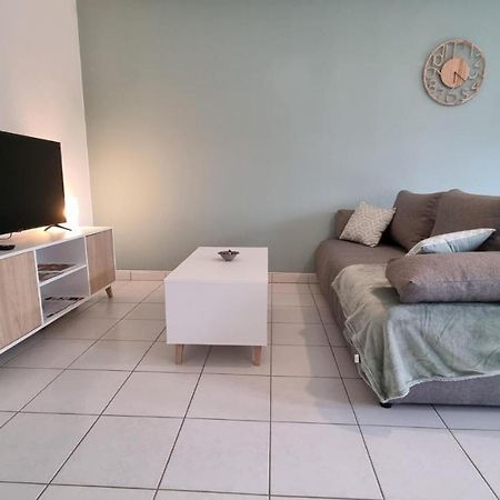 Beau T2 Bien Equipe Au Calme! ! Apartment Saint-Pierre-du-Mont  Exterior photo